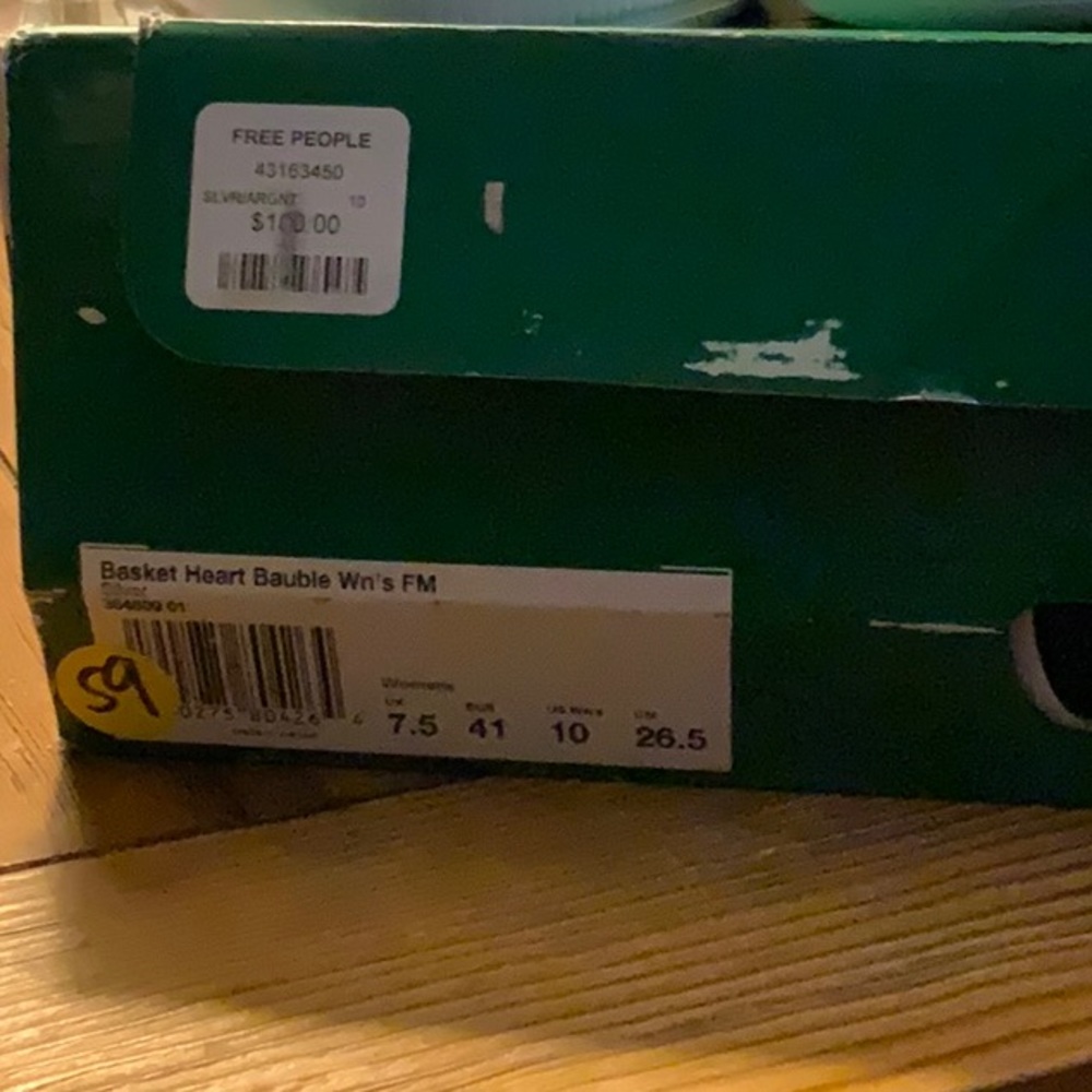 PUMA: Basket Heart Bauble Sneakers - Picture 2 of 7